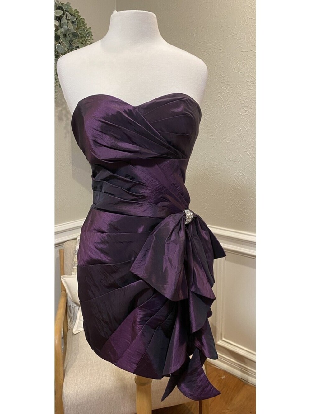 CINDERELLA DIVINE Purple Dress Medium Taffeta Bow Strapless Mini 80’s Metallic